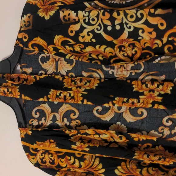 Open front flowing back with Sach black/gold print cover up size medium - Picture 5 of 8